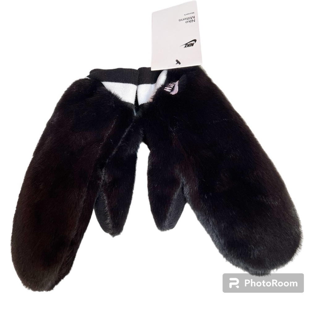 Nike Faux Fur Black Warm Mittens NWT